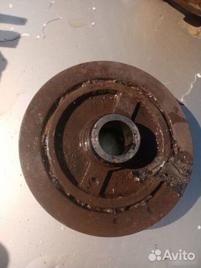 Шкив коленвала Toyota Avensis 1zzfe 2000