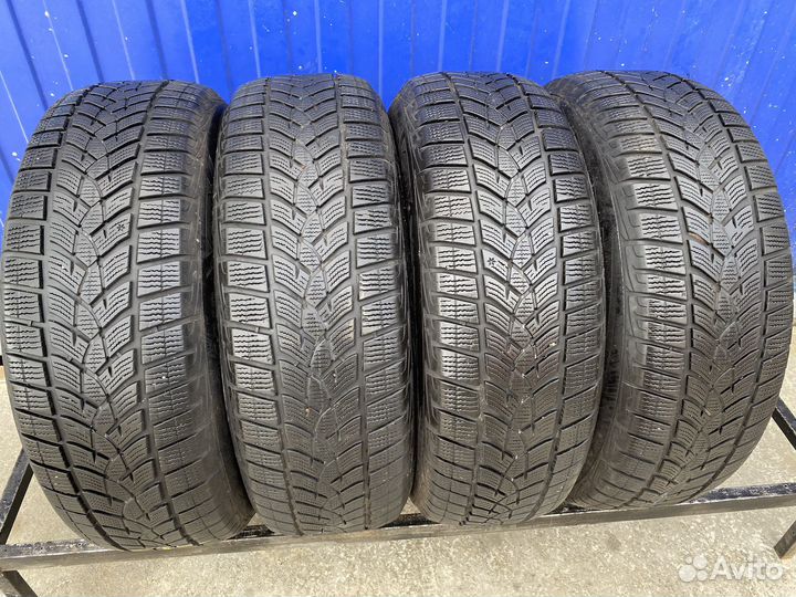 Goodyear UltraGrip Performance Gen-1 215/65 R17