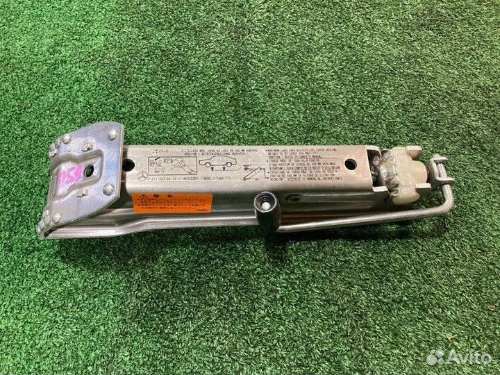 Домкрат Mercedes-Benz E-Class C207 271860 2010