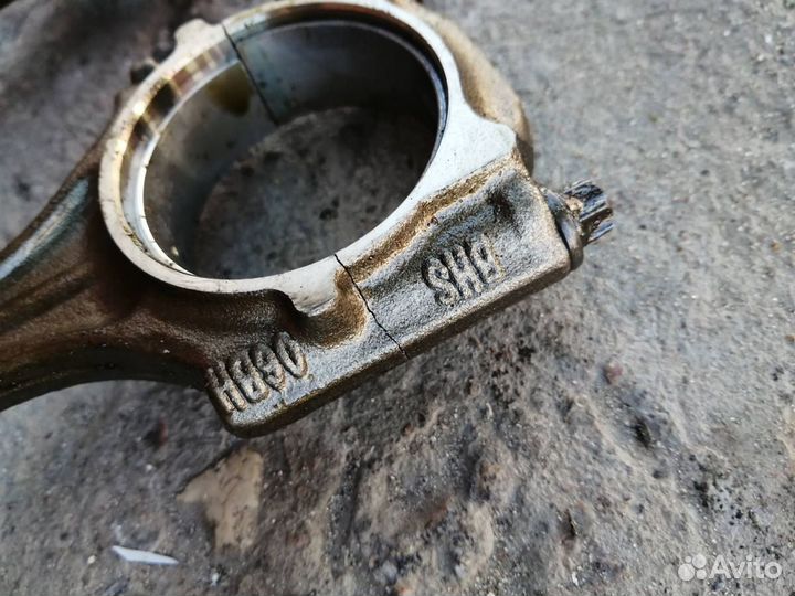 Шатун с поршнем Пассат Б6 2.0 FSI BVY 06BH