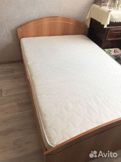 Кровать с матрасом бу 120*190