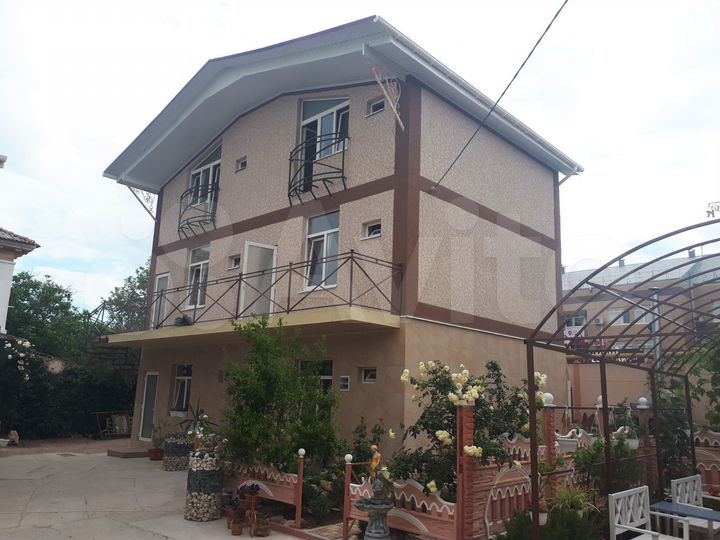 Комната 35 м², 1/3 эт.