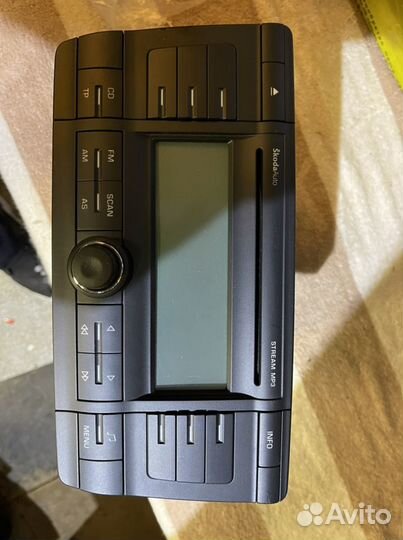 Штатная магнитола на skoda octavia a5