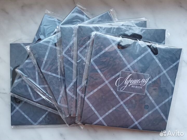 Пакеты бумажные подарочные