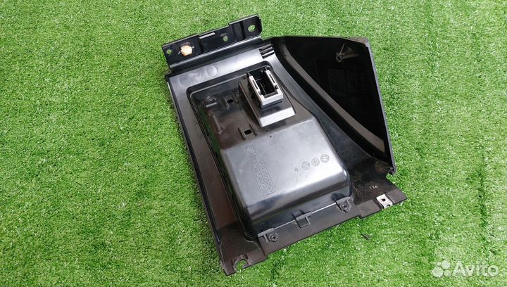 Бардачок водительский с разъемом OBD II