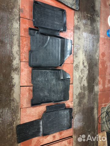 Набор резиновых автомобильных ковриков LADA Vesta