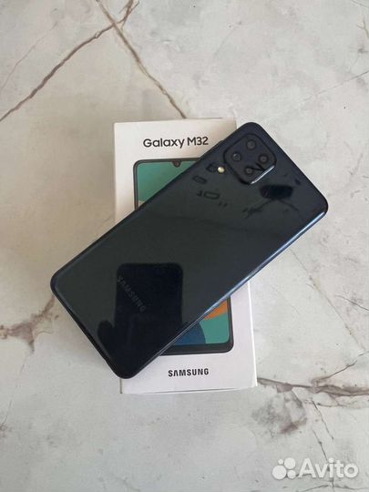 Телефон Galaxy M32