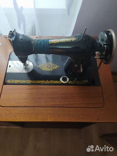 Швейная машина ножная