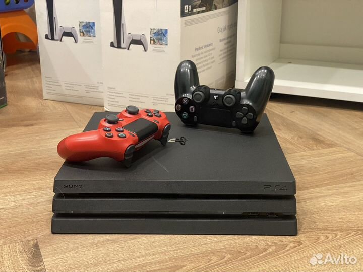 Sony PS4 Pro 1TB 2 Джойстика