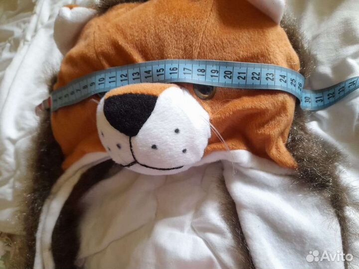 Тигренок,волк-шапки новогодние