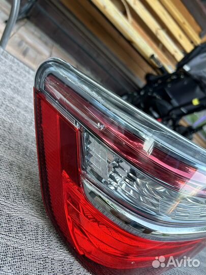 Задний левый фонарь в крыло camry 55