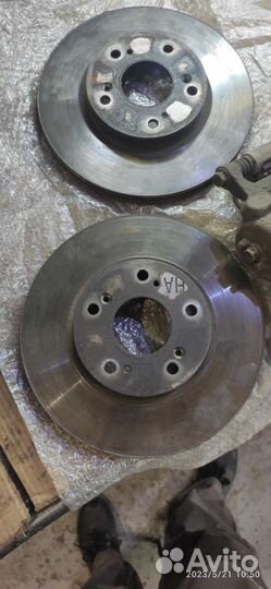 Тормоза передние Honda Stepwgn RP3