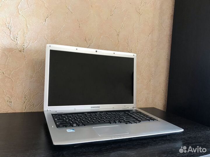 Ноутбук Samsung R730 Red 17.3 Дюйма