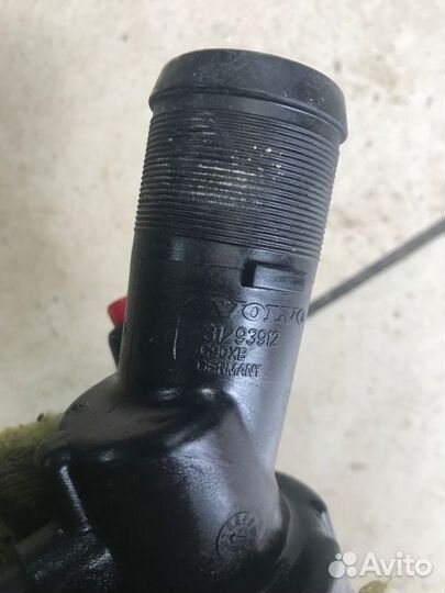 Крышка термостата Volvo V40