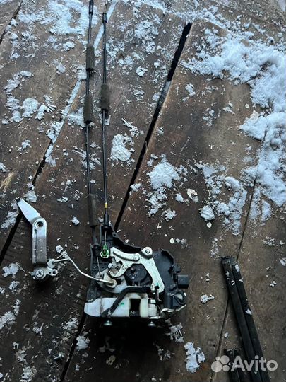 Замок левой двери на pajero sport 2