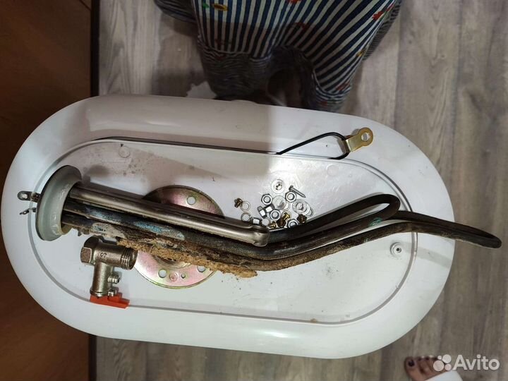 Сломанный Нагреватель проточный Электролюкс