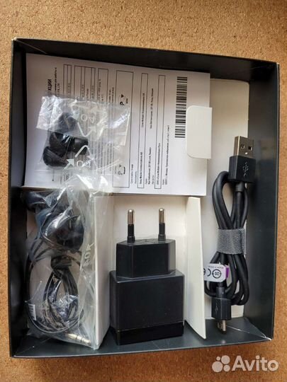 Смартфон Sony Xperia ZL