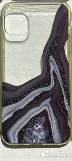 Чехлы на iPhone 11