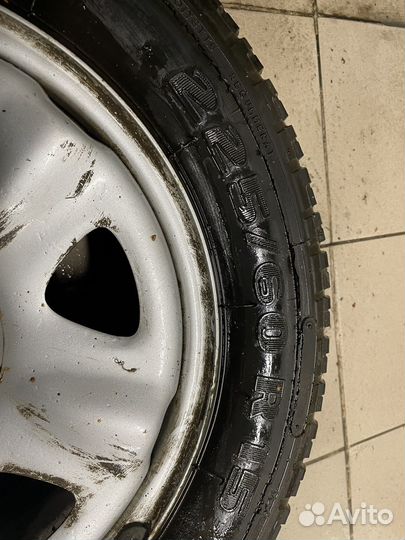 CR-Renkaat Oy 8ZQ 225/60 R15