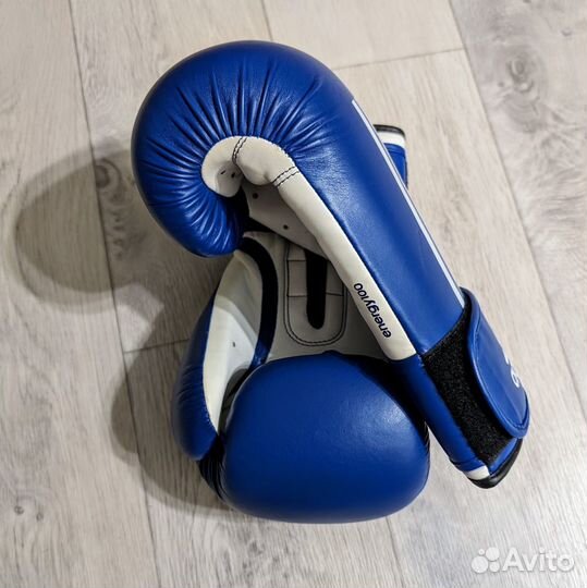 Боксерские перчатки Adidas Energy 100 10 oz