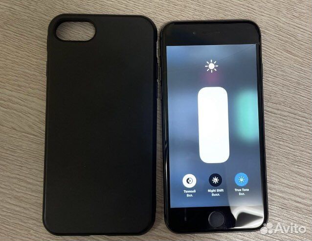 iPhone 8, 64 ГБ