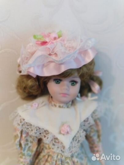 Кукла фарфоровая коллекционная