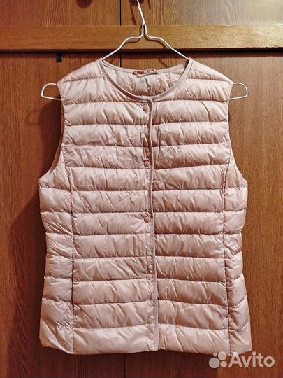 Жилет розовый Uniqlo