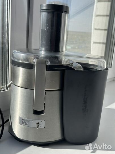 Соковыжималка Kenwood JE 810
