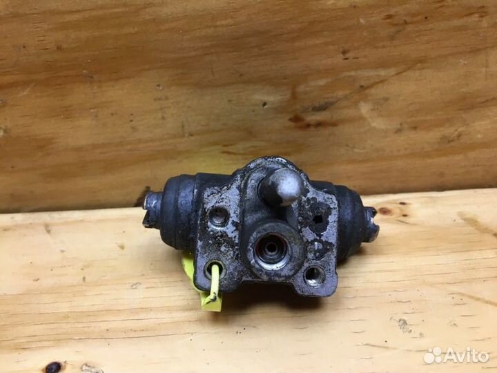 Рабочий тормозной цилиндр задний правый Honda Hr-V