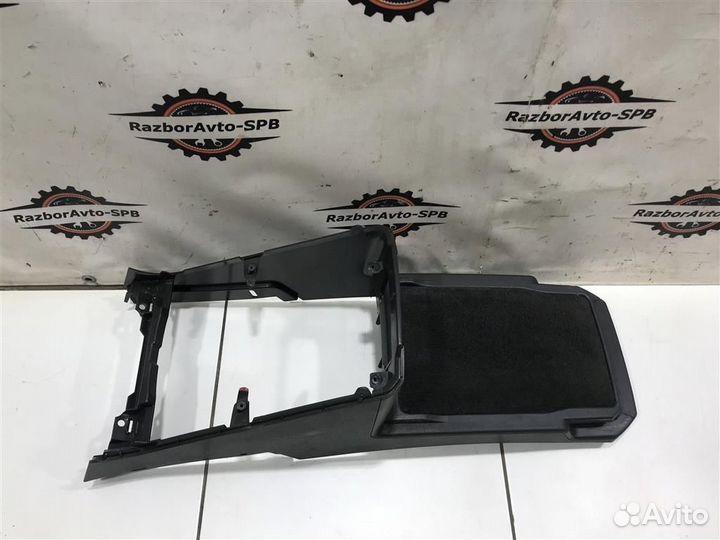 Консоль Volvo XC90 1