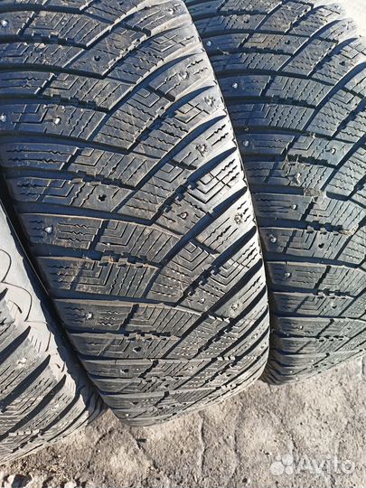 Goodyear UltraGrip Ice Arctic SUV 225/65 R17