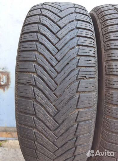 Michelin Alpin 6 215/65 R16 98H
