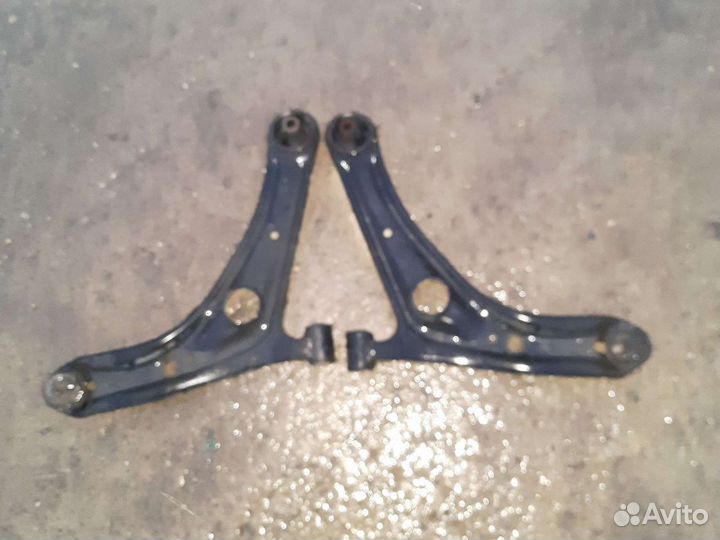 Рычаги Toyota Vitz, Yaris,функарго,ист,платц