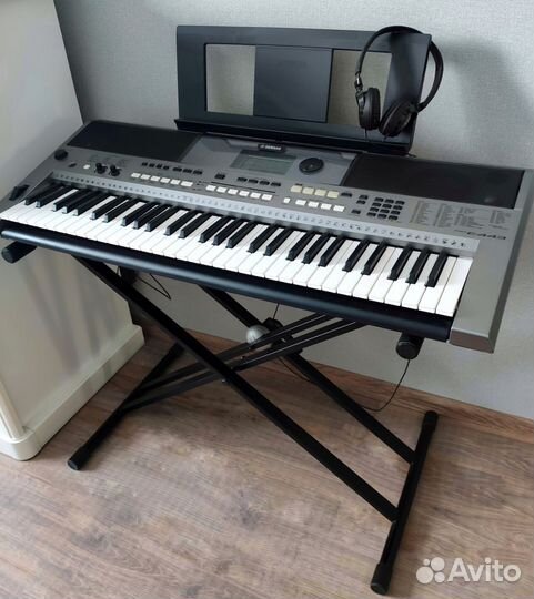 Синтезатор Yamaha psr e443