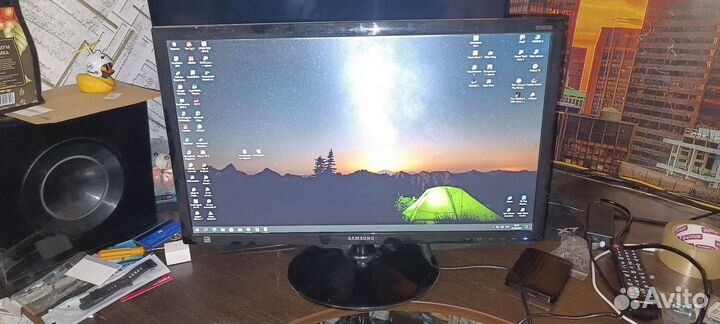 Монитор Samsung S24D300H