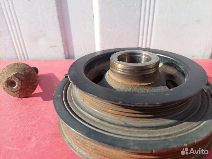 Шкив коленвала Nissan Maxima А33