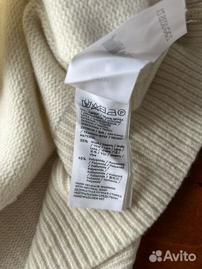 Свитер с сердцами 12 storeez