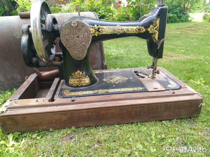 Швейная машина Singer