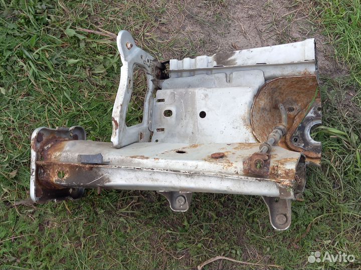 Лонжерон передний левый, правый Ford Focus 2