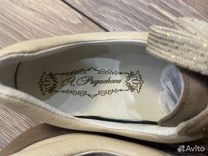 Кроссовки женские Econika Алла Пугачева 36 размер