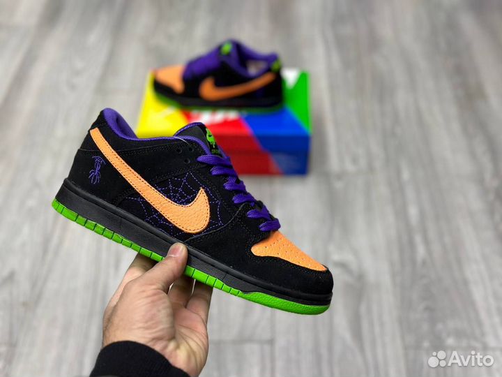 Кроссовки Nike SB Dunk Low Night of Mischief