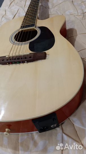 Акустическая гитара