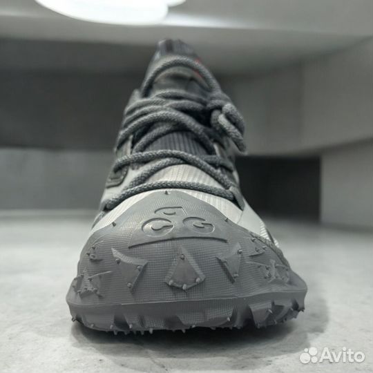 Кроссовки Nike Acg Mountain Fly 2 Low Gray Red