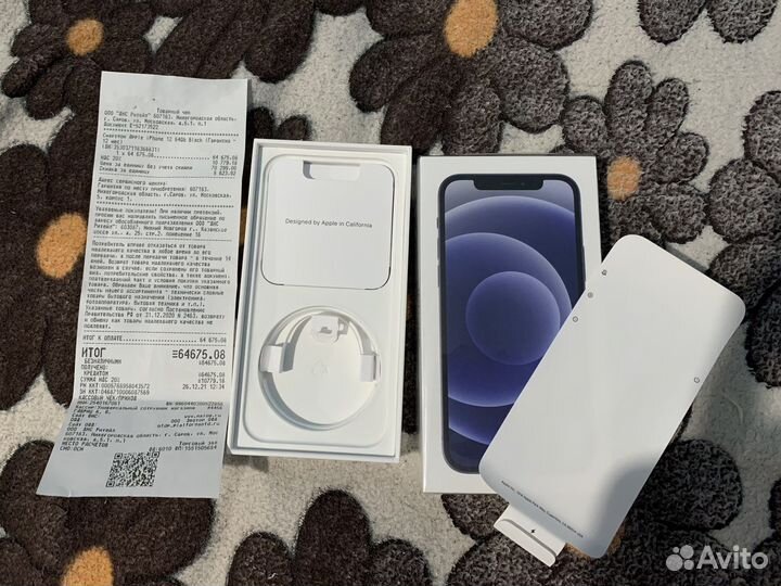 Коробка на iPhone 12