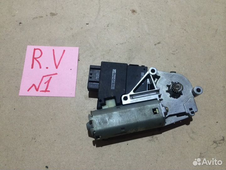 Моторчик люка Range Rover Vogue III EGQ000010