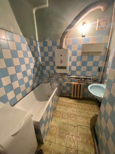 3-к. квартира, 72 м², 2/4 эт.