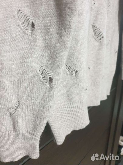 Свитер женский