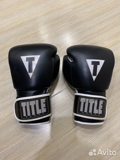 Боксерские перчатки