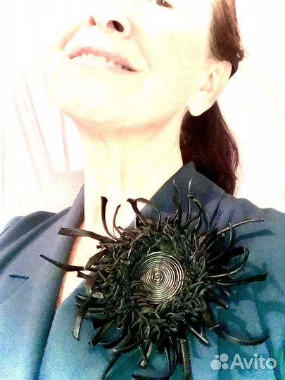 Брошь из кожи «Магия»бренда jutomanic