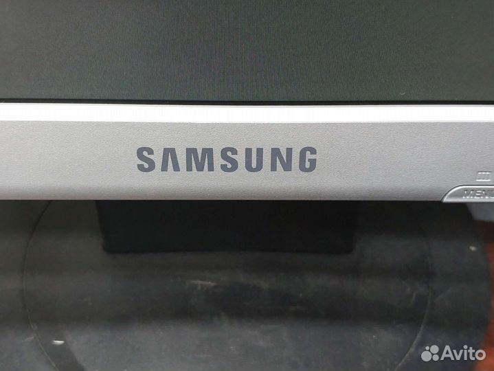 Монитор 17 дюймов Samsung 710N / VGA